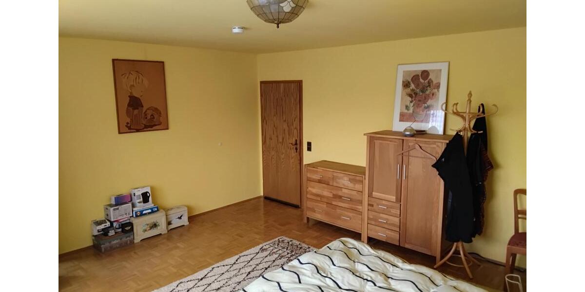 Etagenwohnung Felsberg - 4 Zimmer, 160 m&sup2;, 1.100&euro; | Angebot:26613018