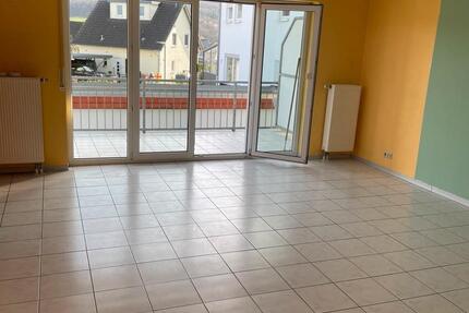 Wohnung Gladenbach - 4 Zimmer, 84 m&sup2;, 800&euro; | Angebot:26521812
