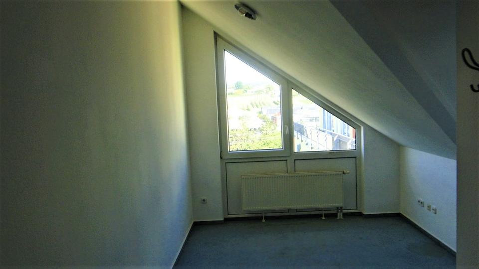 Etagenwohnung Geisenheim - 3 Zimmer, 75 m&sup2;, 820&euro; | Angebot:25870309