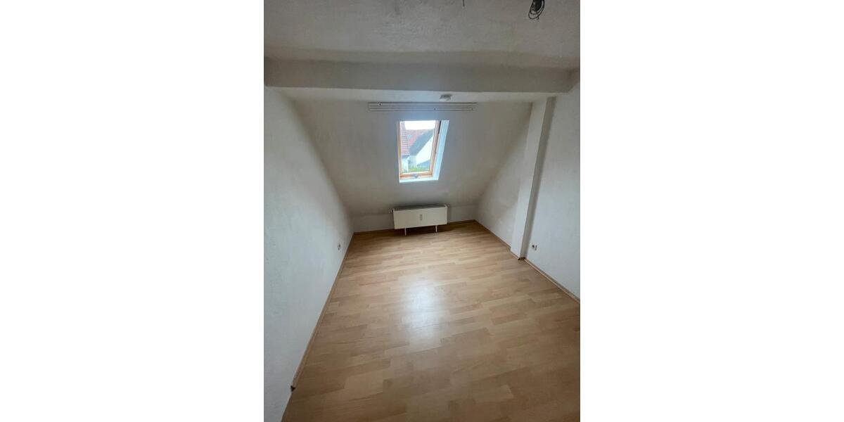 Dachgeschoßwohnung Gäufelden - 3 Zimmer, 73 m&sup2;, 1.200&euro; | Angebot:24257038