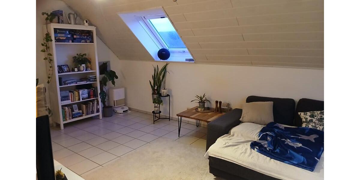 Dachgeschoßwohnung Butzbach - 5 Zimmer, 67 m&sup2;, 640&euro; | Angebot:25129107