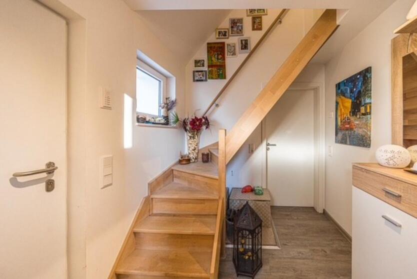 Möbliertes kleines Einfamilienhaus auf ruhigem Grundstück! (nur Einpersonenhaushalt und keine Haustiere erlaubt) zimmer