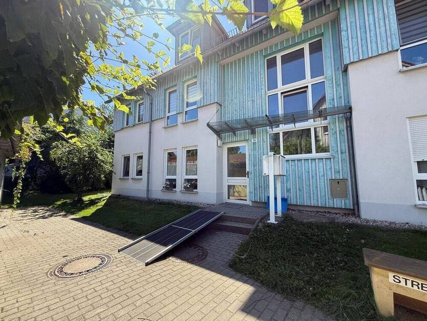gemütliche 3- RWE mit Terrasse und Garten auf zwei Etagen in Reichenbach !