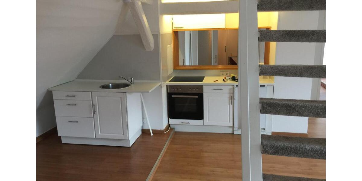 Schöne Dachgeschosswohnung im Grünen 2 zimmer