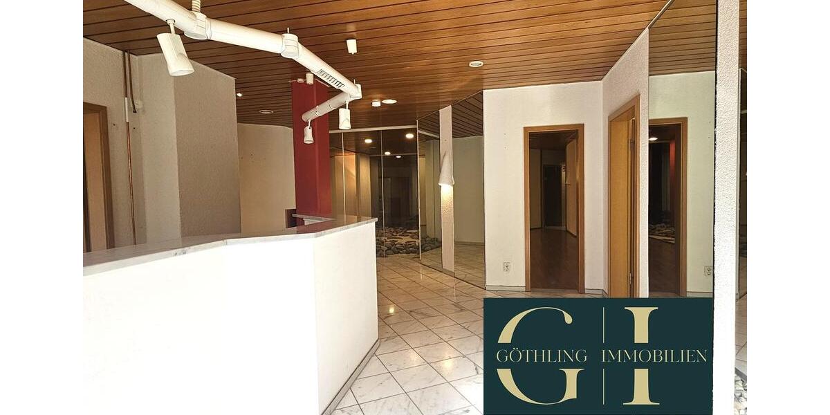 Außergewöhnliche Gewerbefläche für Kosmetik, Sport, Musik, Kunst oder ärztliche Einrichtungen mit viel Platz und kleinem Außenbereich, Parkplatzanmietung möglich zimmer