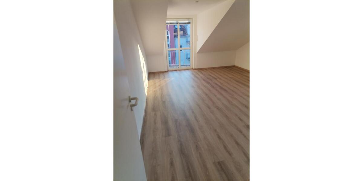 Dachgeschoßwohnung Frankenberg (Sachsen) - 2 Zimmer, 56 m&sup2;, 290&euro; | Angebot:24711072