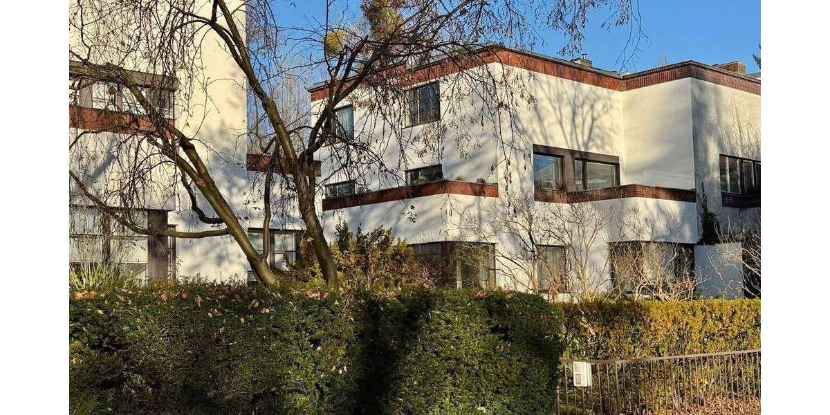 Modernisierte 3-Zimmer-Wohnung in Berlin-Dahlem mieten, ca. 180 m², große Ost- und West-Terrassen 3 zimmer