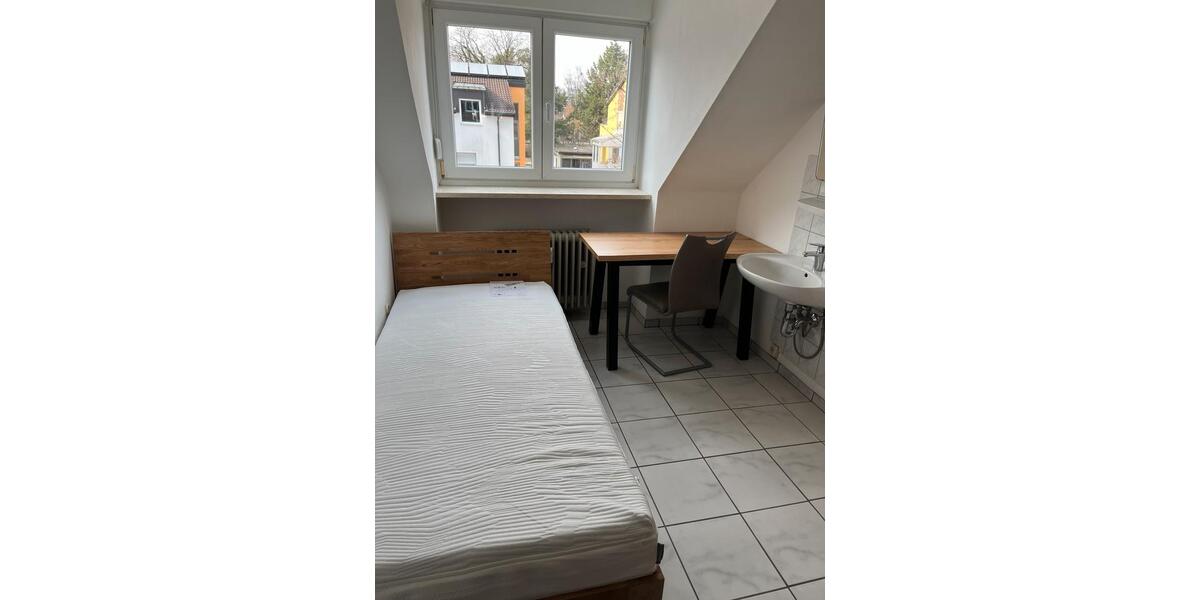 Dachgeschoßwohnung Pfaffenhofen an der Ilm - 1 Zimmer, 9 m&sup2;, 450&euro; | Angebot:25449779