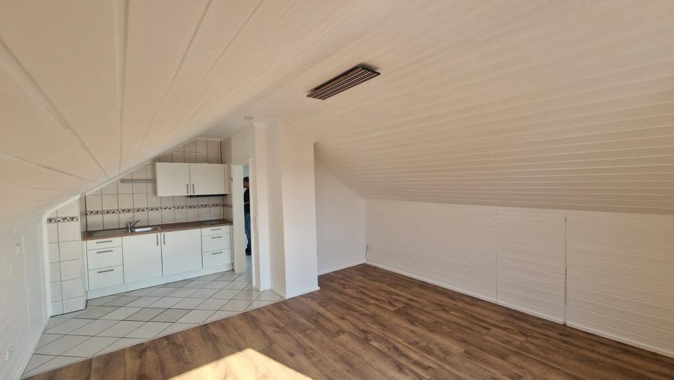 Dachgeschoßwohnung Rülzheim - 1.5 Zimmer, 30 m&sup2;, 385&euro; | Angebot:25960694