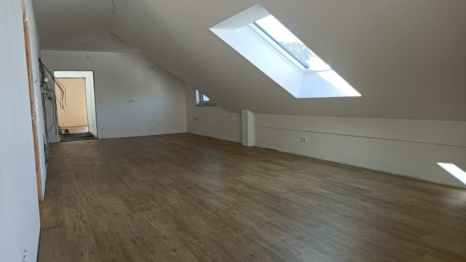Dachgeschoßwohnung Bogen - 3 Zimmer, 75 m&sup2;, 840&euro; | Angebot:26618027
