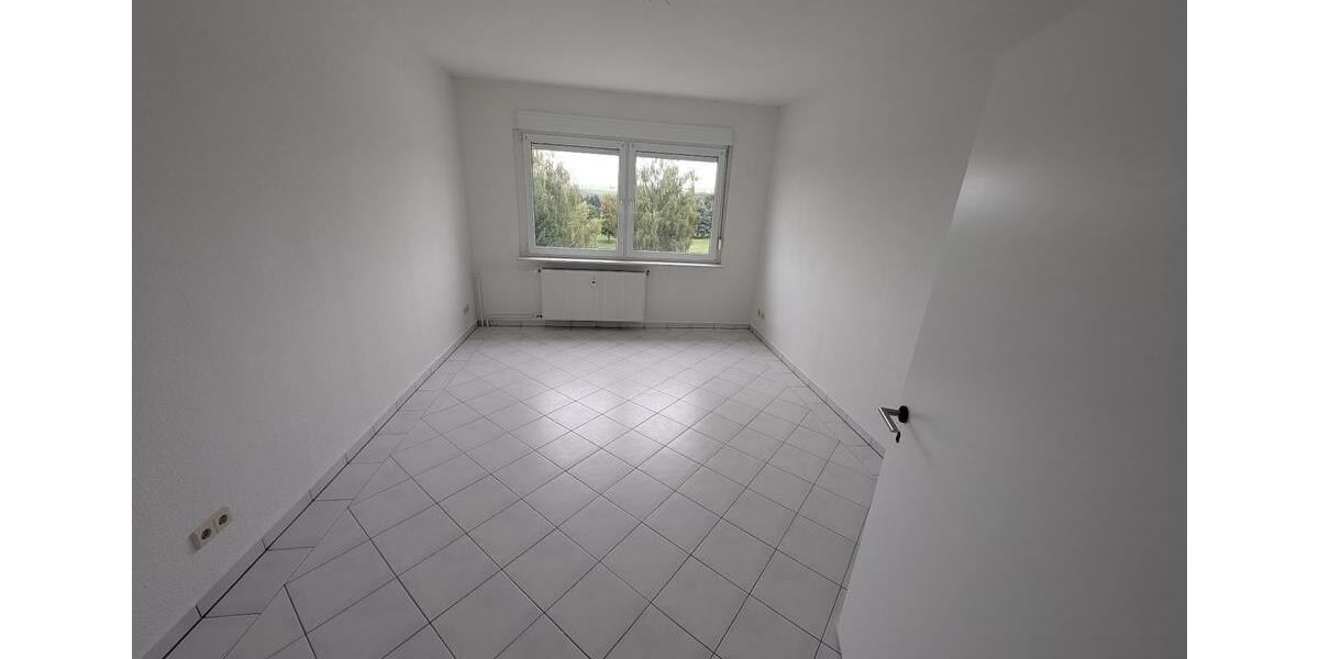 Dachgeschoßwohnung Zeitz - 3 Zimmer, 60 m&sup2;, 385&euro; | Angebot:24984072