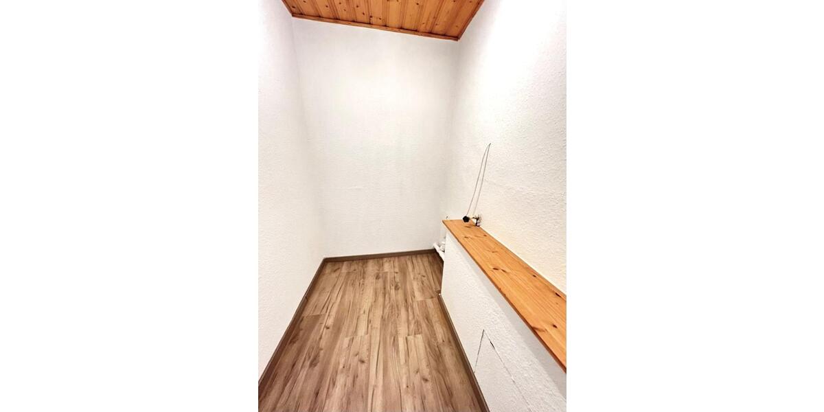 Dachgeschoßwohnung Aue-Bad Schlema Bad Schlema - 3 Zimmer, 75 m&sup2;, 365&euro; | Angebot:23728206