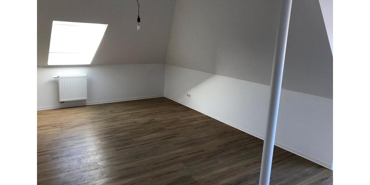 Dachgeschoßwohnung Tellingstedt - 4 Zimmer, 156 m&sup2;, 1.190&euro; | Angebot:26380781