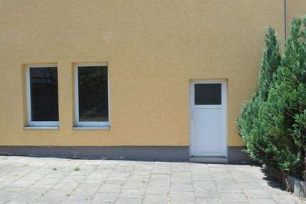 Halle in Limbach-Oberfrohna 200 € 100 m²