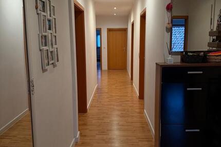 Wohnung Blomberg - 5 Zimmer, 142 m&sup2;, 1.000&euro; | Angebot:25965175