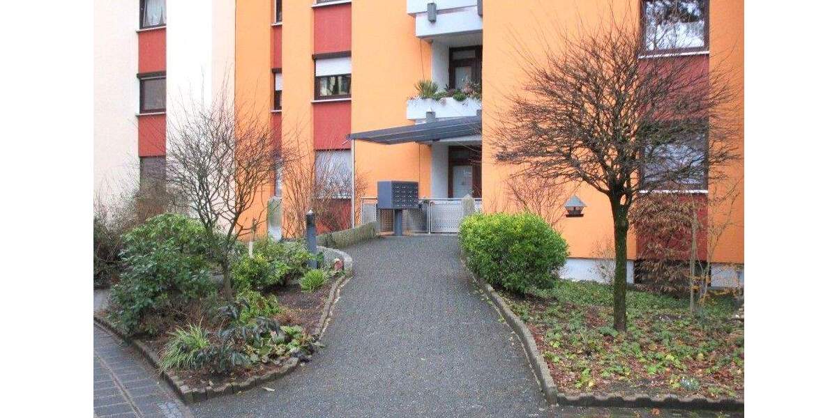 Etagenwohnung Nürnberg Großreuth b Schweinau - 3 Zimmer, 92 m&sup2;, 1.020&euro; | Angebot:25070572