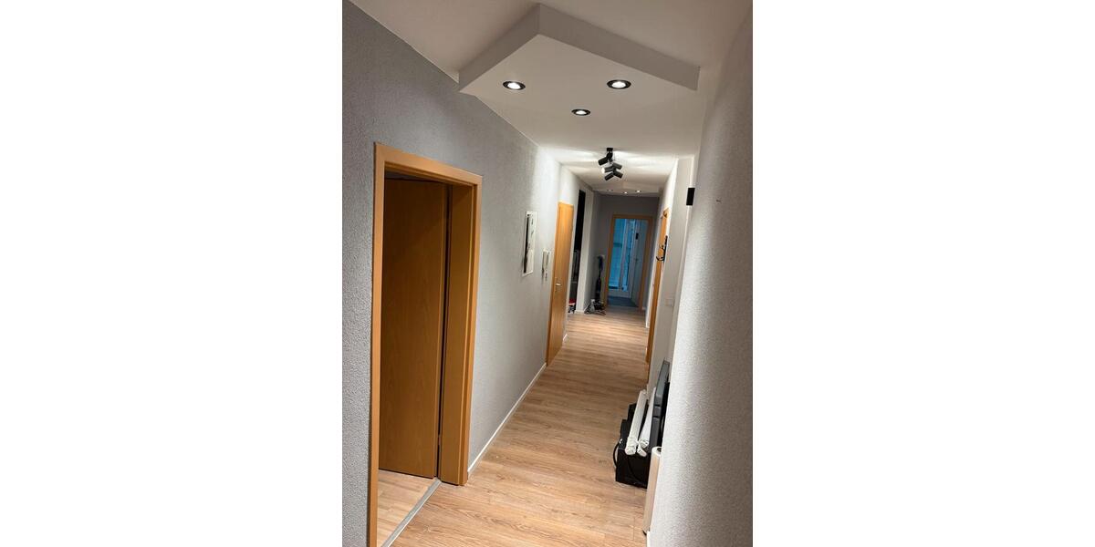 Etagenwohnung Kirchhain - 5 Zimmer, 140 m&sup2;, 1.300&euro; | Angebot:26482947
