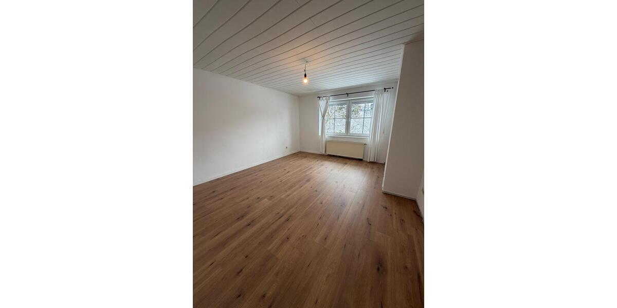 Etagenwohnung Siegen Eiserfeld - 3 Zimmer, 97 m&sup2;, 970&euro; | Angebot:25791804