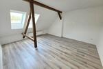 Gemütliche 3-Zimmer-Dachgeschosswohnung mit Sichtbalken in Chemnitz-Hilbersdorf! - Dachgeschoßwohnung Chemnitz Hilbersdorf | Angebot:26109241