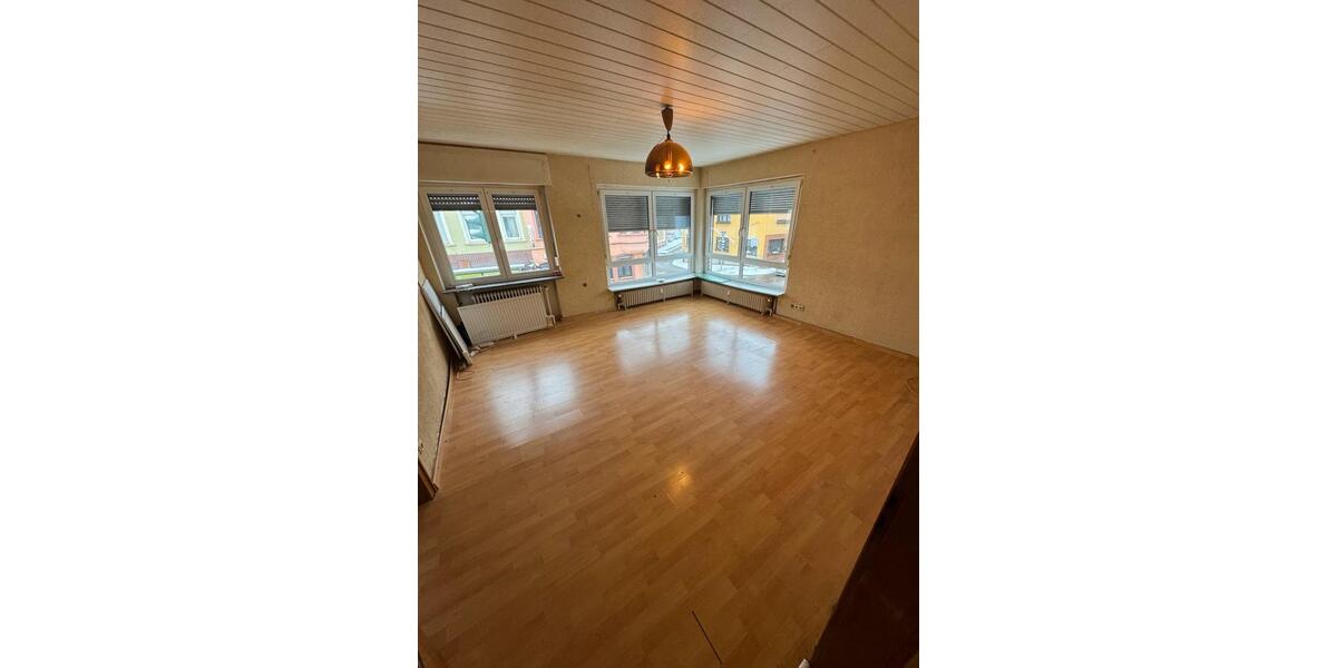 Etagenwohnung Sankt Ingbert - 5 Zimmer, 120 m&sup2;, 850&euro; | Angebot:24364808