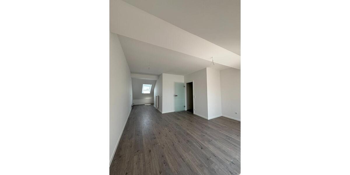 Erstbezug! 123 Zimmer Wohnung zur Verfügung 3 zimmer