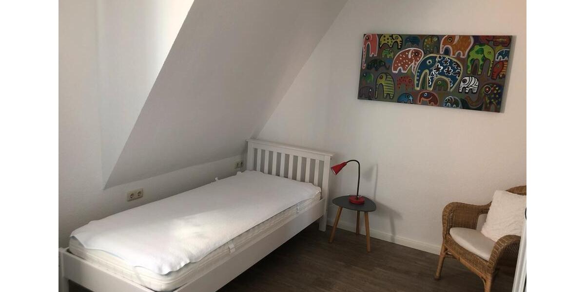 Wohnen auf Zeit Rinteln - 2 Zimmer, 80 m&sup2;, 360&euro; | Angebot:21298003