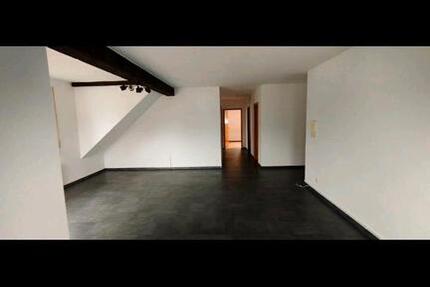 Wohnung Ehringshausen - 3 Zimmer, 75 m&sup2;, 1.000&euro; | Angebot:26560728