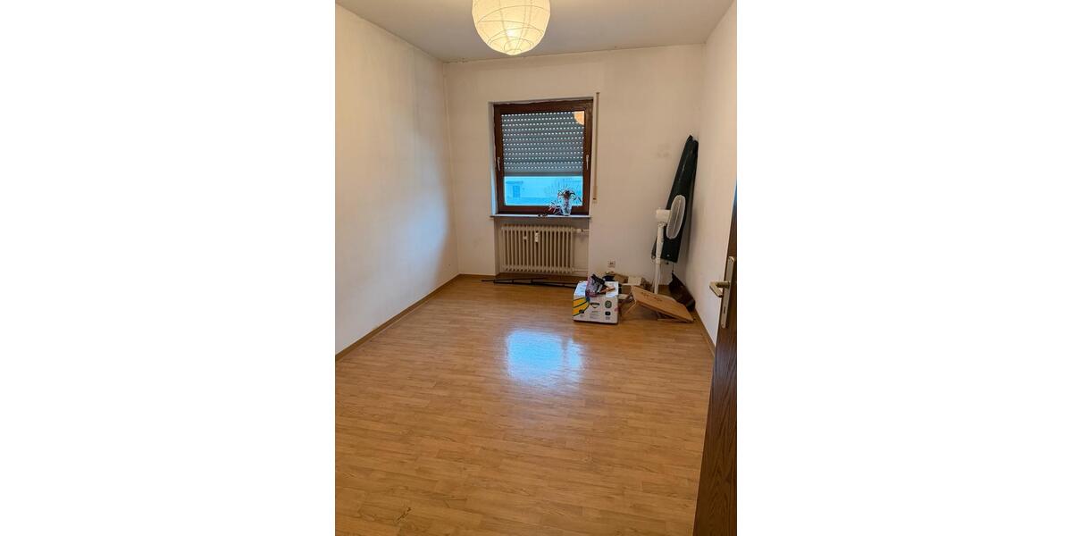 Etagenwohnung Rüsselsheim am Main - 5 Zimmer, 98 m&sup2;, 1.350&euro; | Angebot:25170161