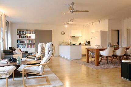 Charmanter Bungalow zu vermieten. Ruhige , zentrale Lage 4 zimmer