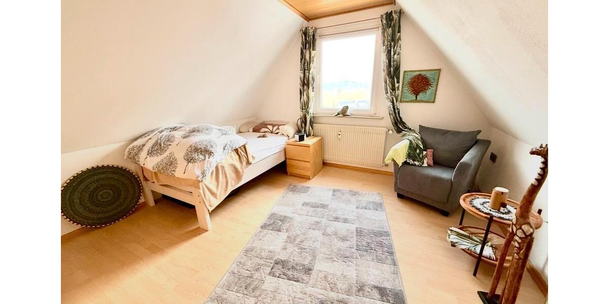 Dachgeschoßwohnung Horn-Bad Meinberg Bad Meinberg - 4 Zimmer, 124 m&sup2;, 900&euro; | Angebot:26670863