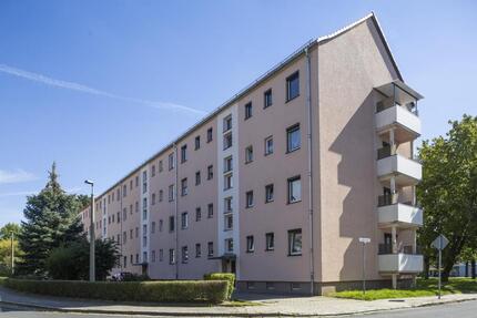 3 Räume und Balkon in Gröba zimmer