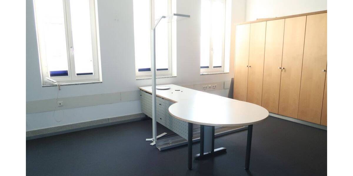 Gewerbeobjekt Geisenhausen - 5 Zimmer, 1.400&euro; | Angebot:25667283