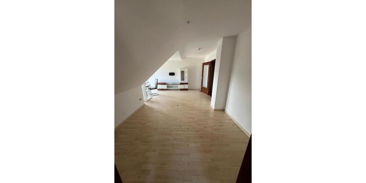 Dachgeschoßwohnung Naila - 2 Zimmer, 58 m&sup2;, 375&euro; | Angebot:24474413