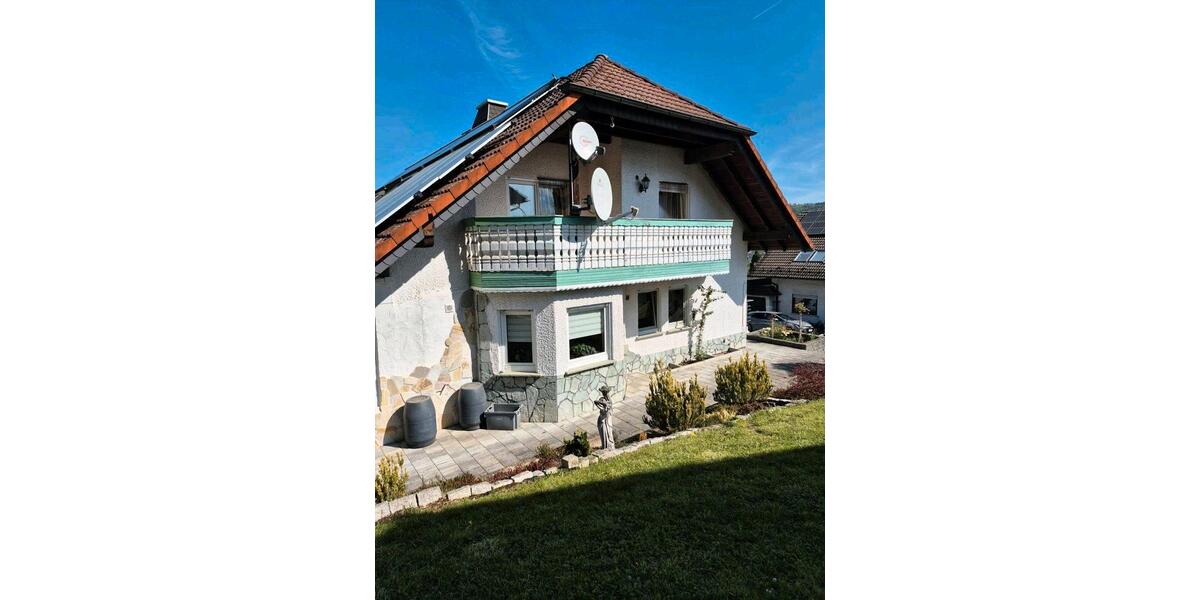 Dachgeschoßwohnung Wächtersbach - 3 Zimmer, 260 m&sup2;, 2.400&euro; | Angebot:26359348