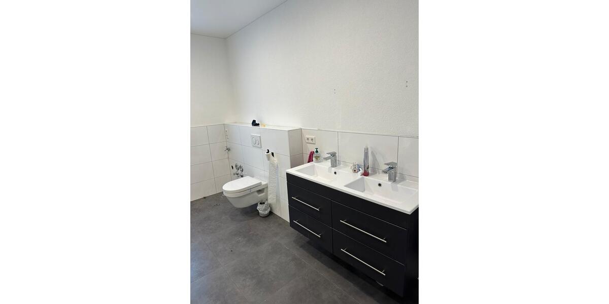 Etagenwohnung Baunatal - 5 Zimmer, 145 m&sup2;, 1.400&euro; | Angebot:26644172