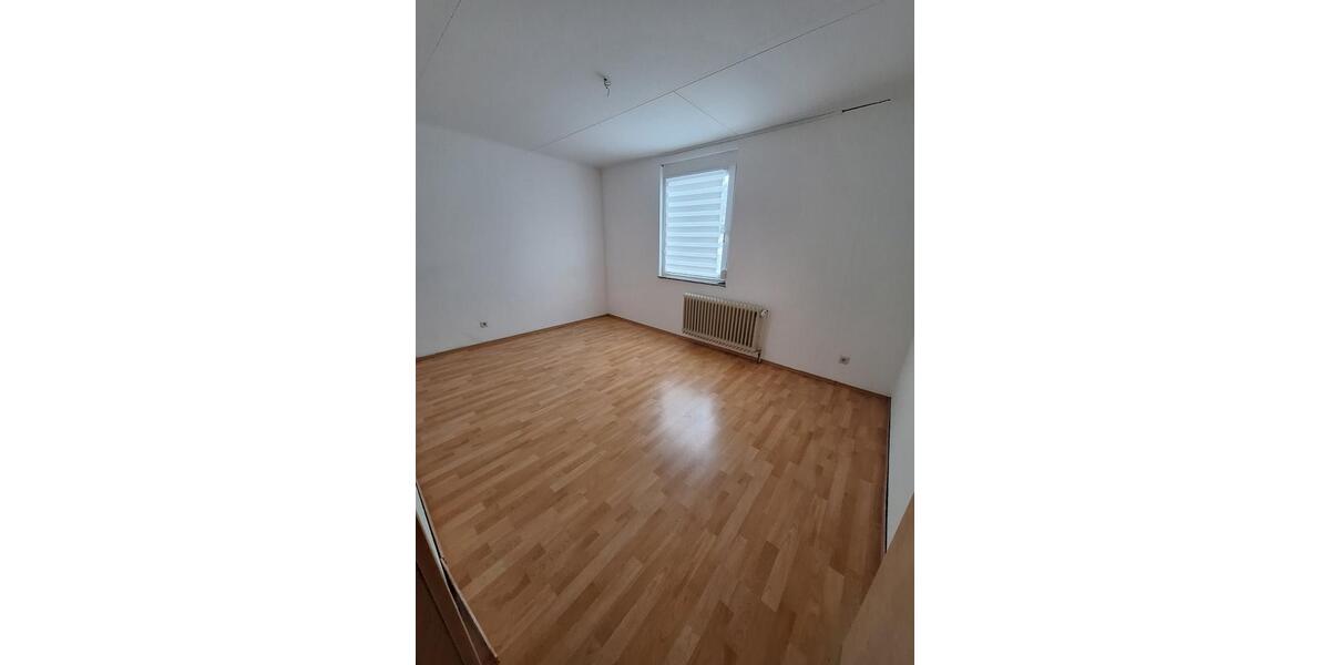 Erdgeschoßwohnung Gärtringen - 4.5 Zimmer, 138 m&sup2;, 1.250&euro; | Angebot:24473860