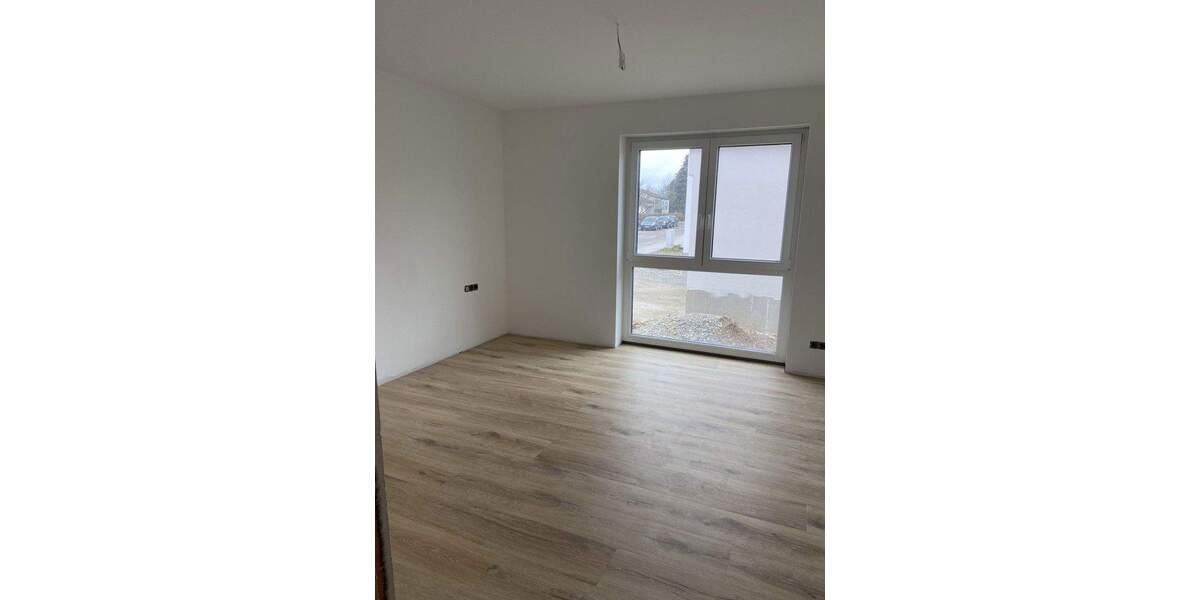 Etagenwohnung Crailsheim - 3 Zimmer, 102 m&sup2;, 1.260&euro; | Angebot:23954977