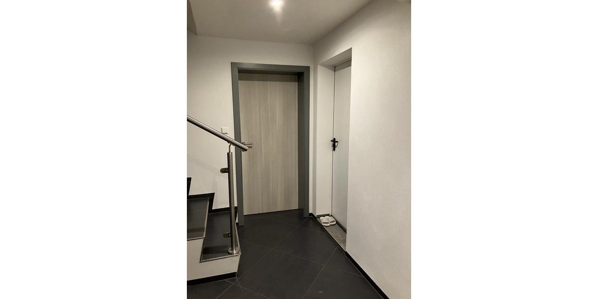 Erdgeschoßwohnung Straßberg - 4 Zimmer, 118 m&sup2;, 1.000&euro; | Angebot:25510143