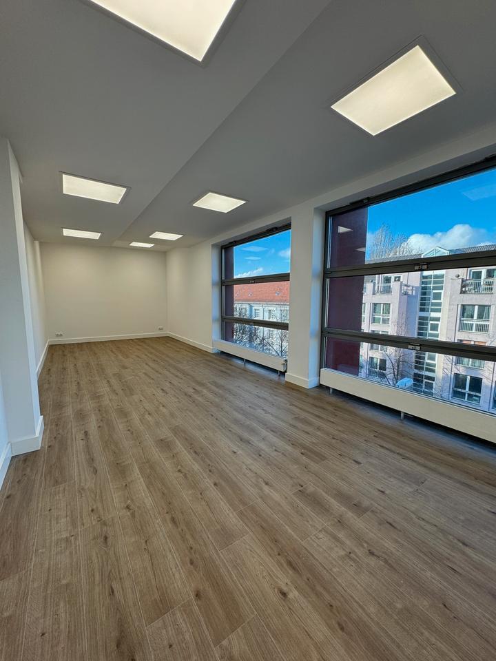 Work Different: 236 m² Büro im Erstbezug, jung & stylish – 13 Min. zum Alex
