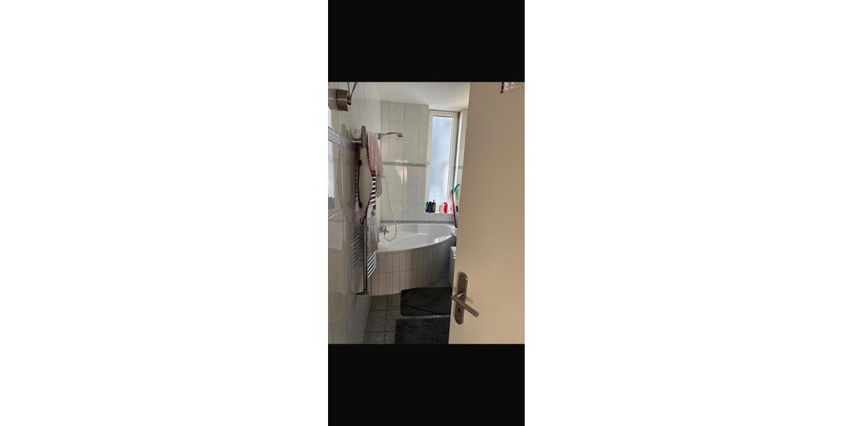 Etagenwohnung Köln Mülheim - 3 Zimmer, 95 m&sup2;, 1.160&euro; | Angebot:26226701