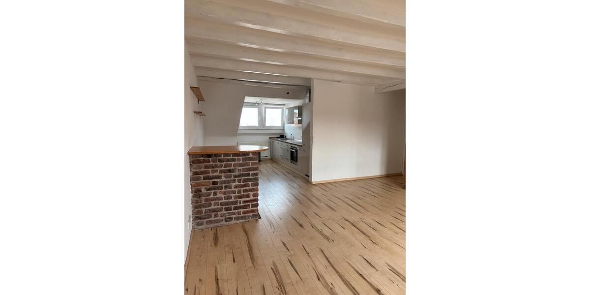 Dachgeschoßwohnung Saarlouis - 4 Zimmer, 120 m&sup2;, 900&euro; | Angebot:26614994