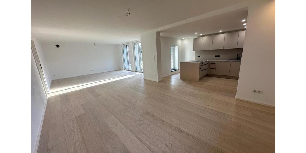 Etagenwohnung Waldershof - 2 Zimmer, 84 m&sup2;, 840&euro; | Angebot:24679928