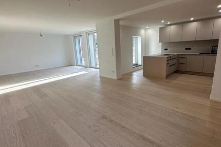 Wohnung Waldershof - 2 Zimmer, 84 m&sup2;, 840&euro; | Angebot:24679928