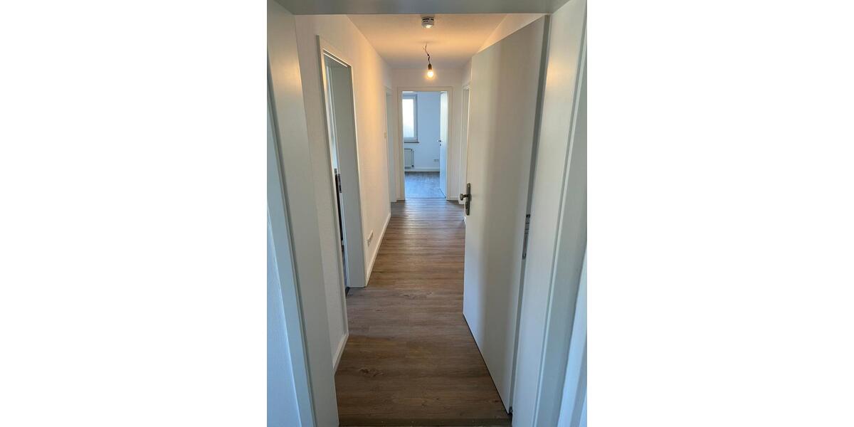 Helle 3 Zimmer Wohnung in zentr. Lage von Breidenbach + Stellpl. 3 zimmer