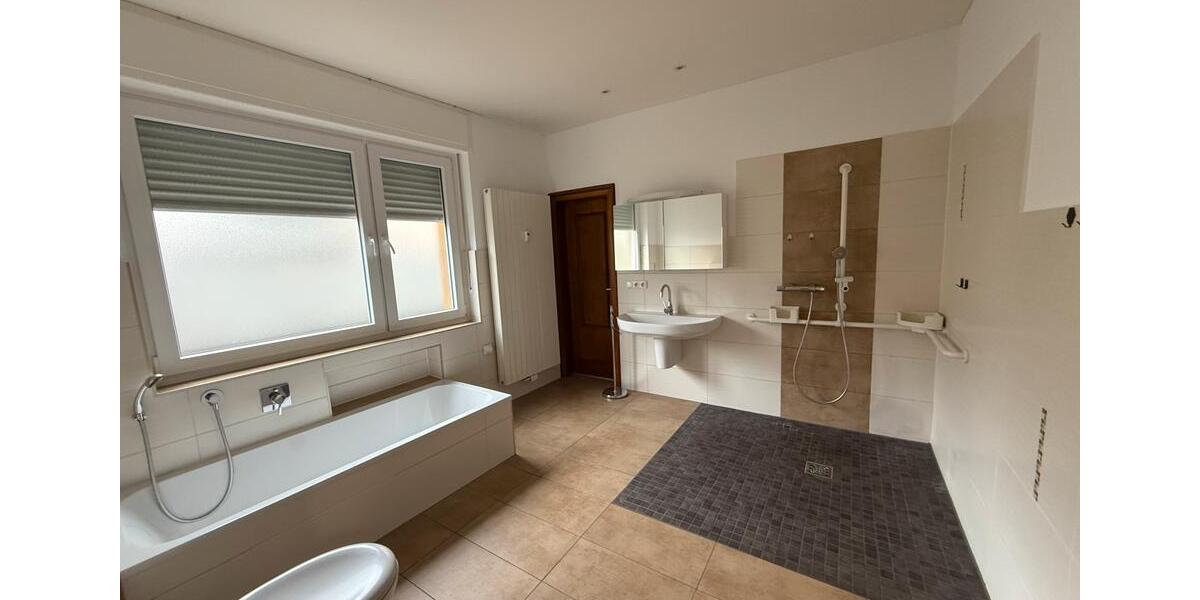 Erdgeschoßwohnung Siegen - 3 Zimmer, 84 m&sup2;, 740&euro; | Angebot:26143100