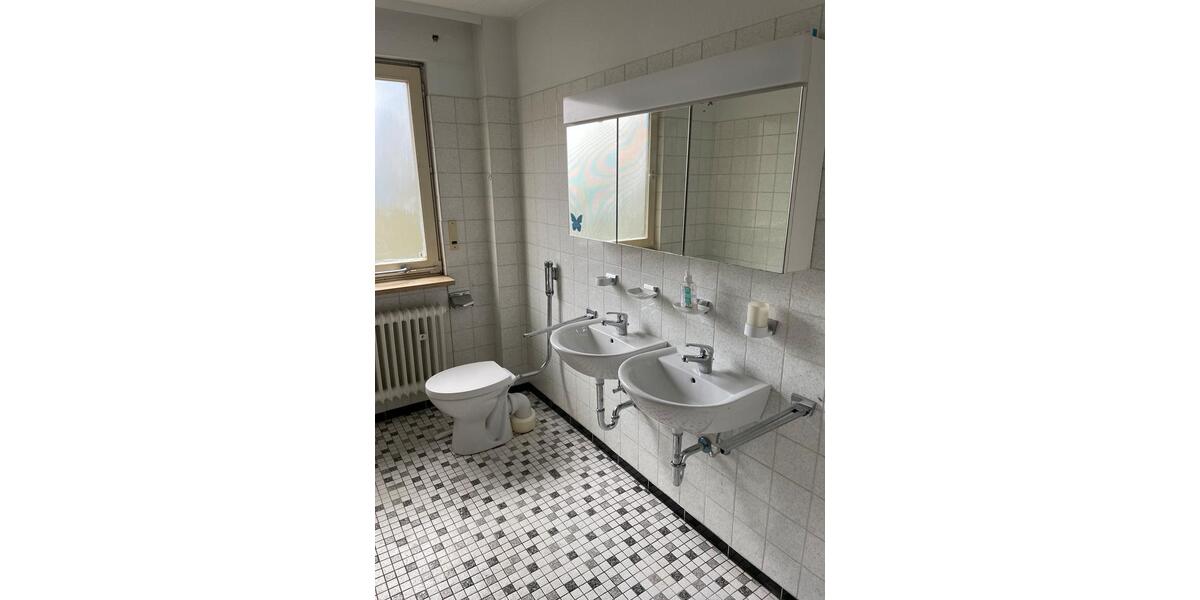 Bungalow Fürth Südstadt - 4 Zimmer, 120 m&sup2;, 1.450&euro; | Angebot:25220445