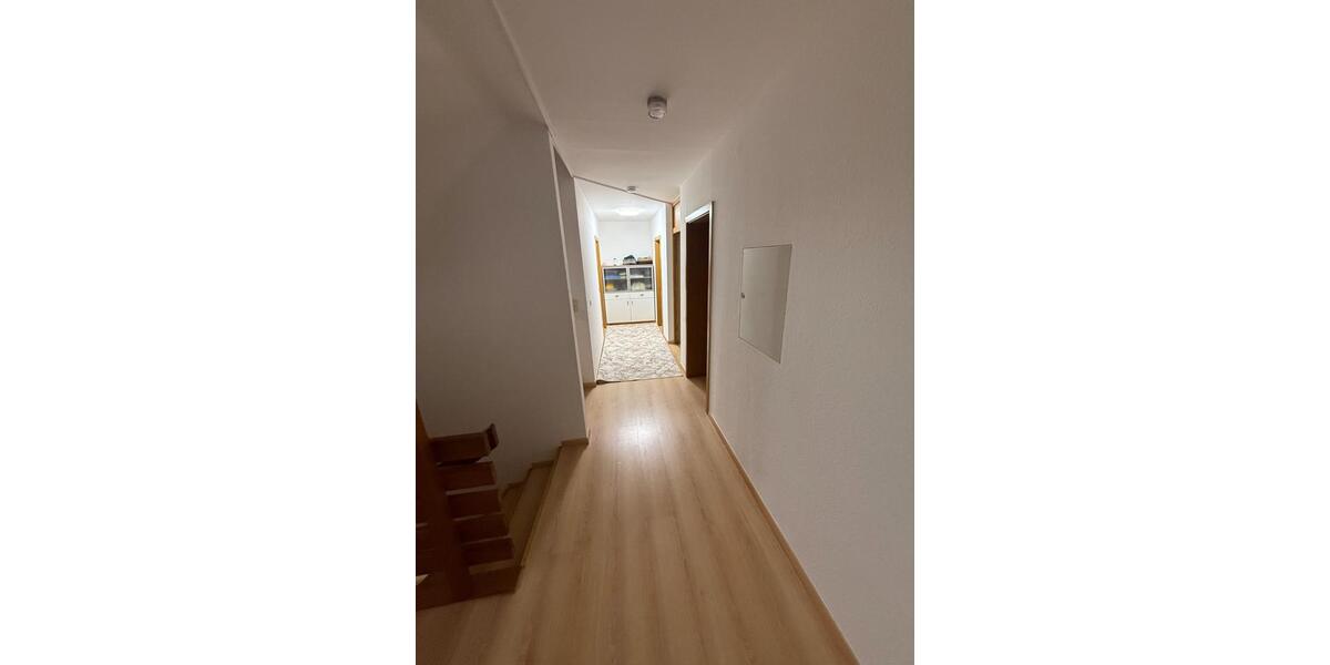 Reihenmittelhaus mit 5 Zimmern und Einbauküche 5 zimmer