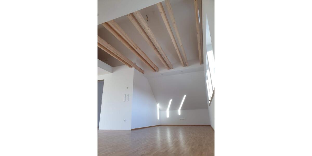 Dachgeschoßwohnung Schweinfurt Haardt - 3 Zimmer, 80 m&sup2;, 1.150&euro; | Angebot:25292318