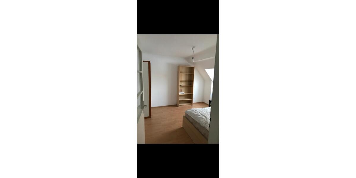 Dachgeschoßwohnung Köln Ehrenfeld - 2 Zimmer, 60 m&sup2;, 600&euro; | Angebot:25219704