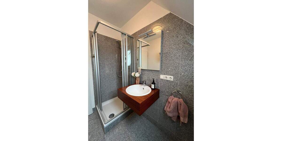 Etagenwohnung Nürnberg St Johannis - 4 Zimmer, 214 m&sup2;, 2.600&euro; | Angebot:24056652